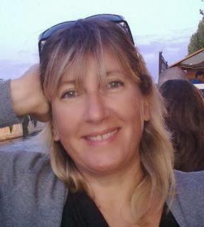 yfl78's profile picture. Passionnée par la vie, les nouvelles technologies, les sourires, la politique, l'histoire, Louis XIV, le tricot, la liberté, l'océan, le champagne.  Rire