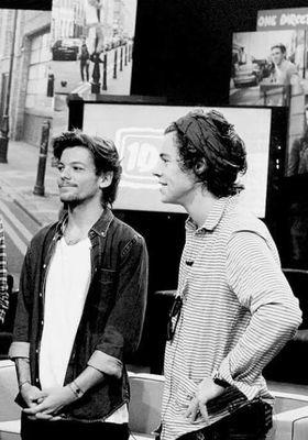 follow from @CrazyMofo_LS 
follow her and @Swify1D bc she gave you this follow and ask for a fb