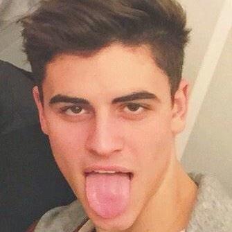 follow @idkjackaf and turn on her notifcations for dm to nash jacob jack johnson taylor brent bryant...