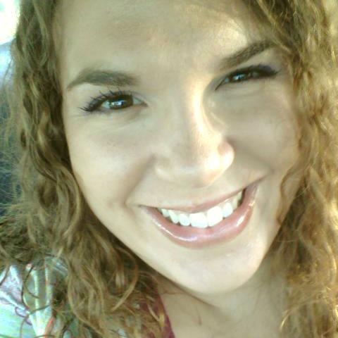 andrea_blakely's profile picture. I never come on Twitter 😬