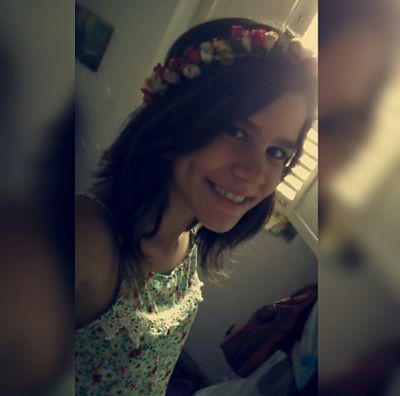 Petra Melo 
1.1
Pernambuco
Snap: petraa_m
Face: Petra Melo 
Que sejamos capaz de enxergar um momento bom em cada momento ruim que nos acontecer.✋