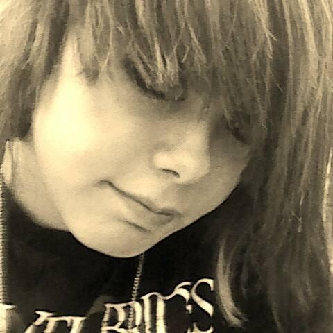 im emo obiviosuly also im the bass and screamer in breaking of sanity we are not famous but our music and about that its about surving and self harm