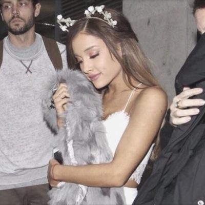 ArianaGrandeWTH's profile picture. i sneezed on the beat and the beat got sicker