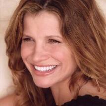 Wife of @ProfEllisNC1. He's a Professor at Hearst College. He is a vampire....@NightsCovenant1 RP