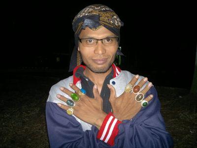 usup_ronay85's profile picture. 