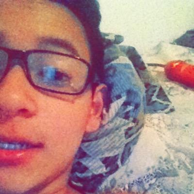 soy guapo y que :3 

no me importa lo qe digan de mi solo me importa mi vida 

si la vida te da la esp
alda agarrale las nalgas