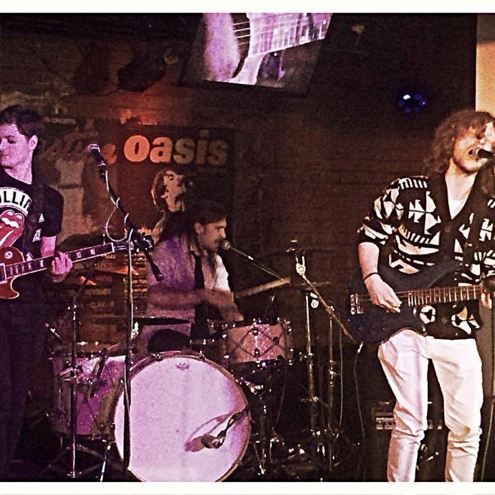Vacant - Vocals/Bass, Joe Birnie - Guitar/Vocals, James Howe - Drums/Percussion/Vocals http://t.co/Kp9KF0XCWq