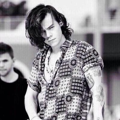 Follow @blurryhes she thinks you're so beautiful and deserve to be happy and just gave you a free follow!