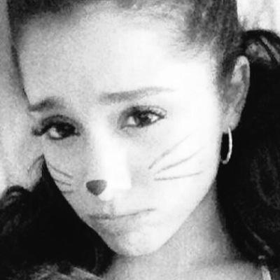 love→→Ariana Grande♡♡♡ / arianator / I study English hard!! / Japan / Please follow me..♡