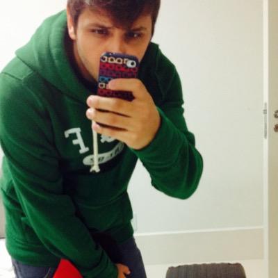 19, Estudante de Engenharia, Snap: peluiz