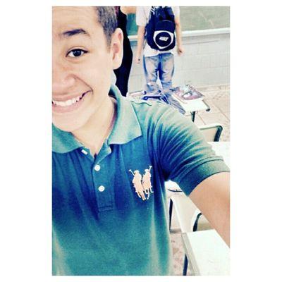 Entre escolher o mundo e o amor , Lembre-se : só o mundo , não tem amor , mais o amor constrói um mundo  ♥