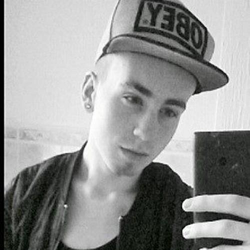 i Rap to get my emotions and thoughts out          i love to make my life into songs/lyrics                   Follow = Follow Back           Yeah im Single