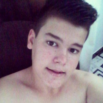 Eu sou gordinho sou não vou na academia
Eu sou gordinho, o meu negócio é hummm
Eu sou gordinho sou gosto de farrear
E quando eu pego uma menina é papapa