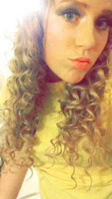 blondbrixo's profile picture. follow me on instagram     xo_hugskissez_xo