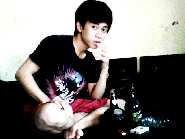 Yang penting happy
