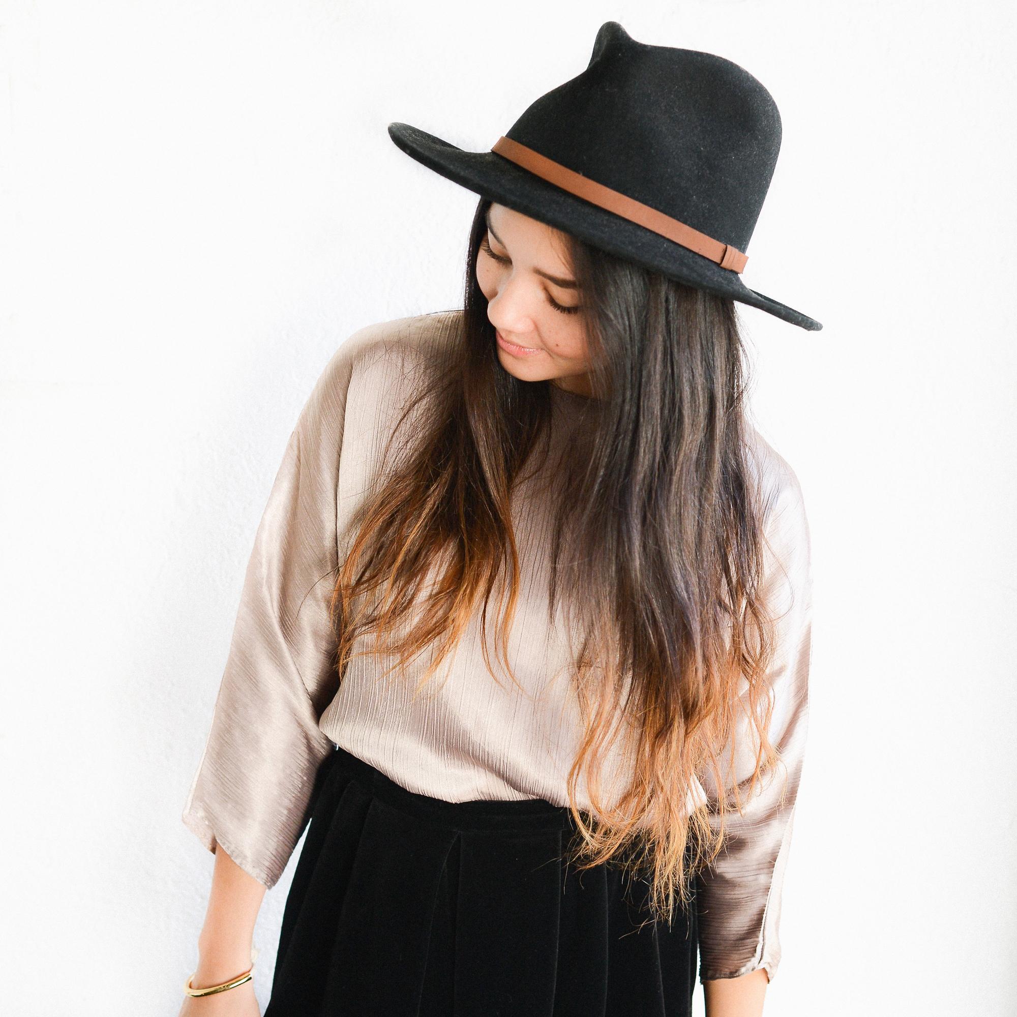 Wedding / lifestyle photographer with a penchant for desserts and vintage gems.