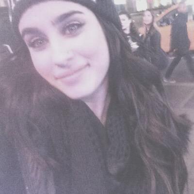 LizCrystalRI's profile picture. omg