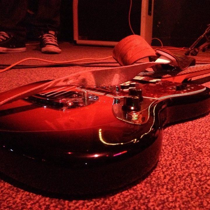 Indie rock with a taste of grunge, gaze, and punk rock.