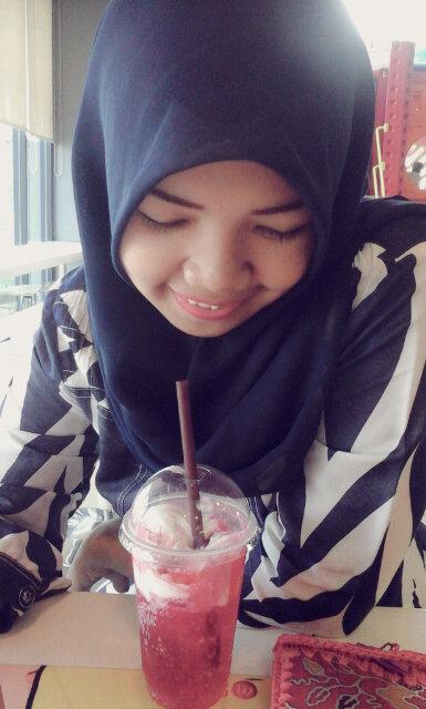 Yang aku cinta adalah keluargaku, yang aku banggakan juga keluargaku... love u all my family