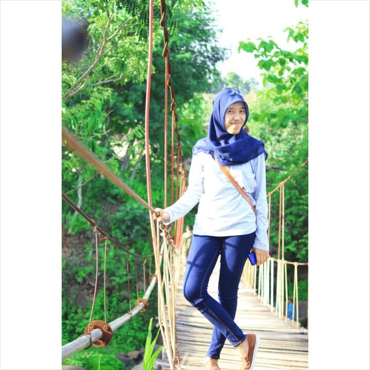 Allah is my life , be your self and give your best. True love is a love without reason. FJM :-)