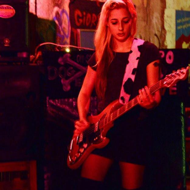 ericarnrattack's profile picture. dall'alto!mai cercare di attraversare i muri,che dietro i muri si trovano altri muri,è la stessa galera dappertutto.