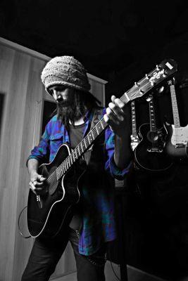 Cuenta Oficial del Parche que Somos Todos  los que conectamos con el Rock And Roll y el Blues que Es @JoseRmusica .