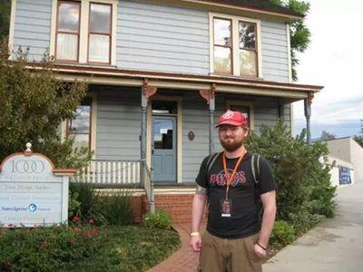 hauntedracula's profile picture. Providence based projectionist,  festival programmer, and freelance reviewer / journalist.