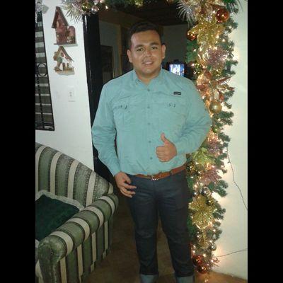 Estudiante Ulandino..Catolico 100%... Tratable en algunas ocaciones.. apatico en otras.. Me Gusta una buena rumba..Soltero así se Vive Mejor.. #SiguemeyTeSigo