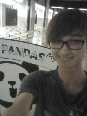 aaronWHM's profile picture. Follow me and  I will follow back ^_^
Dont be shy haha...