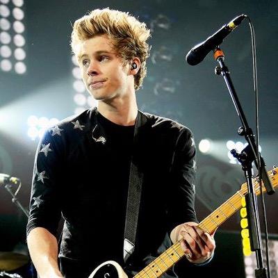 #iheart5sos and #iheartonedirection