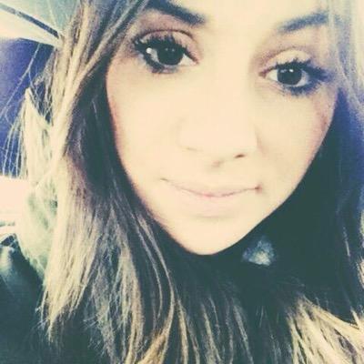 ClarisseAlmira's profile picture. A donde te quieren mucho no vengas a menudo.