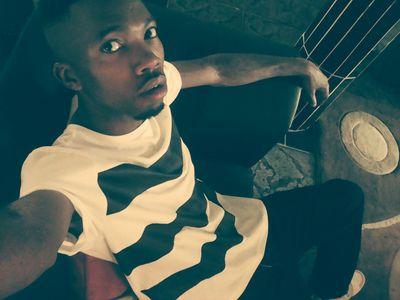 Ramz_n_Raisins's profile picture. 100%Hip Hop,hustler by nature,modern day messiah,a go getter,in a nutshell,Made by God.