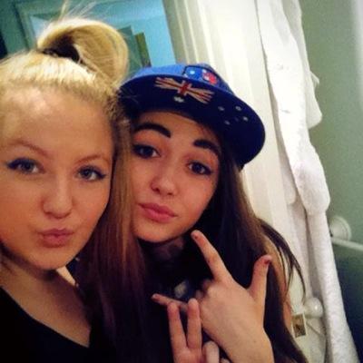 |14| single|ily ladygaga| chilling out with friends| go arsenal!!|Dance moms| TEAM CHLOE