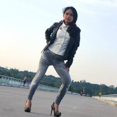 ellisatweet's profile picture. Lez be friends, IG: heyitshazel | Filipina-Spanish-Korean | Dancer | AUF | Mention for follow back