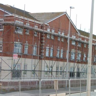 erecting scaffolds keeping people safe