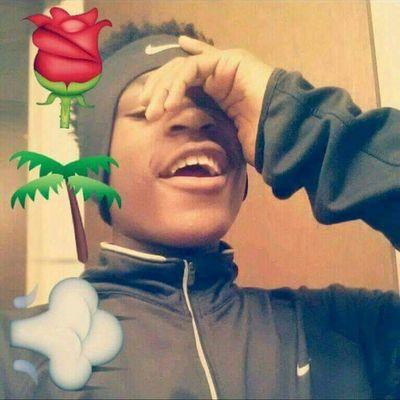 follow me I follow  back 
#Jojo world 
favor.  Nike 
favor .clothes polo Ralph Lauren 
fwm ima cool person