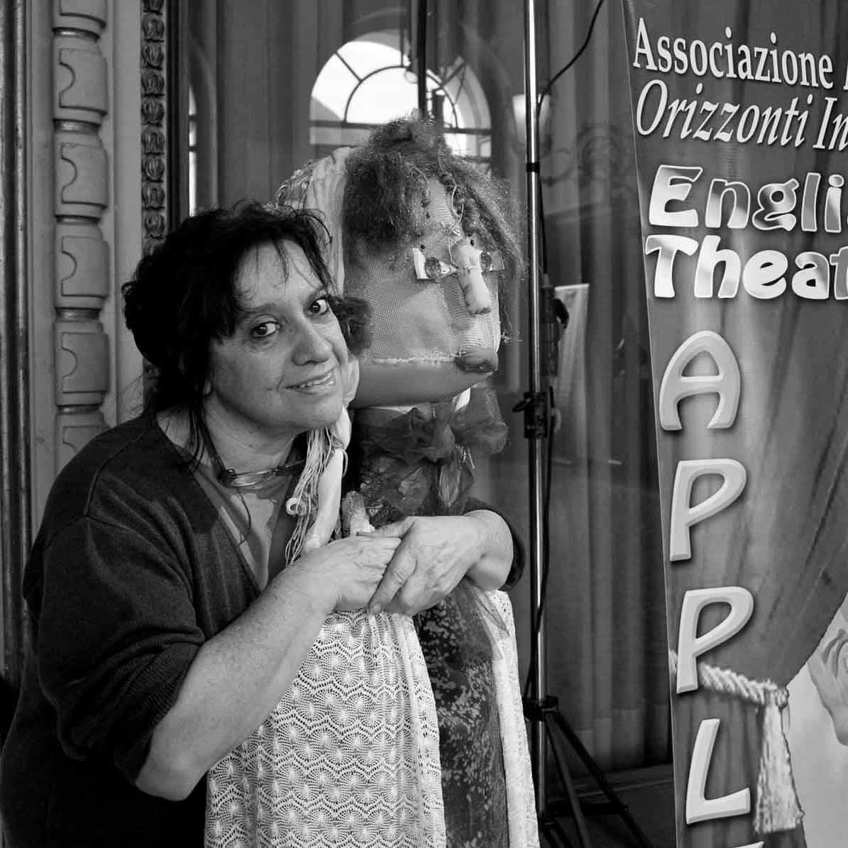 Autrice teatrale e scrittrice; insegnante di teatro recitazione e Voce empatica. Regista. https://t.co/qZTPJ5vKkH    https://t.co/HoDx1137DC