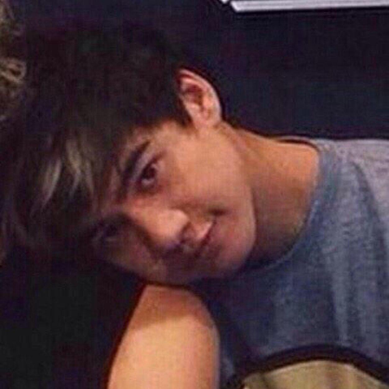calum can fuck me on the hood of his car