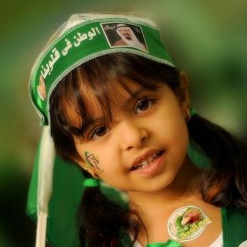 ‏الكل يغرد والكل يهرطق
 فقط الكلمات الراقية تجعلني أستنزف كل مشاعري أعشق كل ما هو جميل