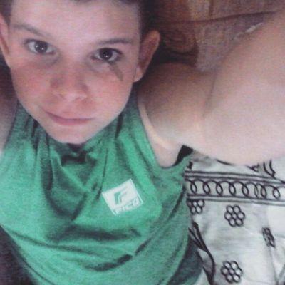 Da RT PF ? Pf se-inscrevem no meu canal http://t.co/FzUOq23ef3…