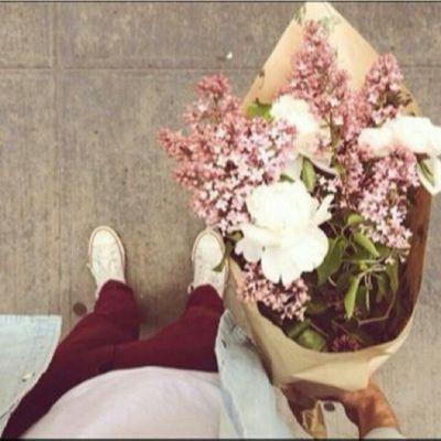 ‏علمتنيّ آلحيآة آن آحترمْ عقول آلبشرٌ ولكنَ لآإ آثق بهآإ 
