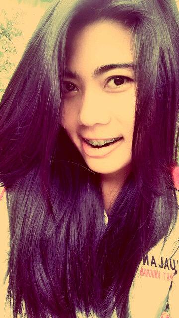 MarissaSwift's profile picture. Impian sederhanaku,ingin mencintai dan dicintai oleh seseorang.hingga aku dan seseorang itu lupa bagaimana cara berpisah.