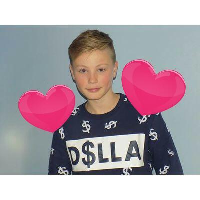 ###FOLLOW BACK###
Conte jeré par t plu grand fan
on teme ♡