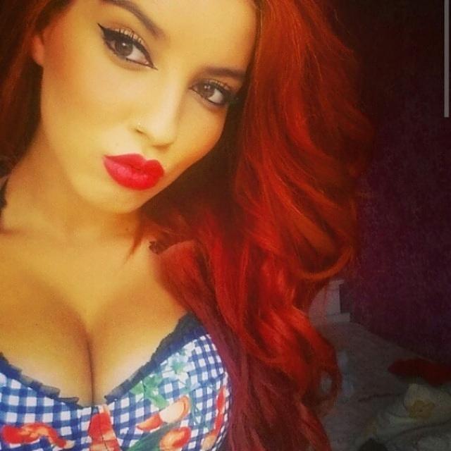 Mujer valiente no es aquella que usa su espada, sino la que ni se inmuta porque sus objetivos son mas altos.