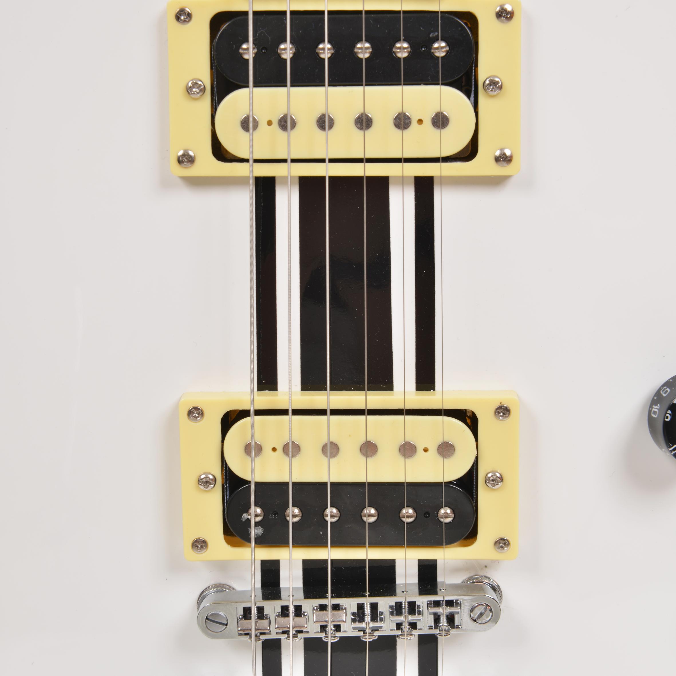 acadiamusiconli's profile picture. Acadia is an online music retail- Instruments and Fashion + MORE