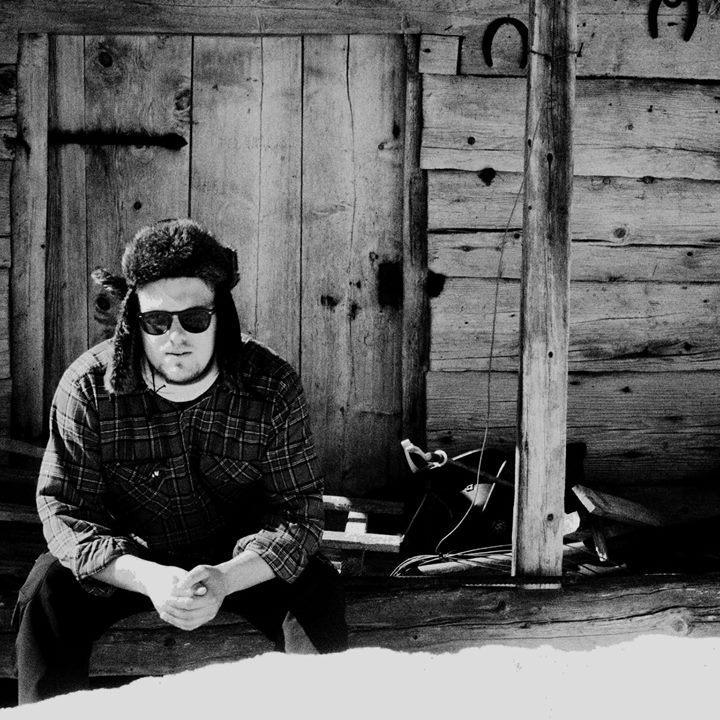 harbalson's profile picture. Poet og rallar fra dypt inne i Telemarks mørkeste skoger.