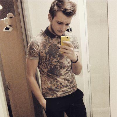 LloydS101's profile picture. 2nd year at dmu!