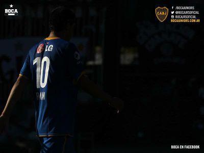 La 10 siempre para el  mas grande , La 10  para Riquelme !! Nos quedamos con  los recuerdos mas hermosos de tu historia en Boca . . .