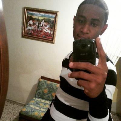 Sigueme En Integram @eliezerking1 WS:829-578-2285
Ser Feliz Ay Que proponecelo o nunka Lo seras ..