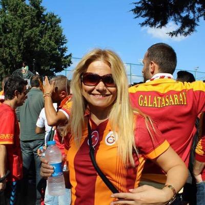 elaadriel's profile picture. Fakir Şansölye, Soysuz Lord, Duygusal Diktatör, Uyandırmaya Kıyılamayan, Müptezel Nâif.